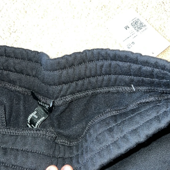 Forever 21 NWT Cropped Shorts - Picture 2 of 2